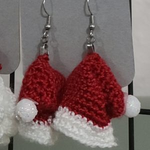 Santa Claus hat crochet earrings aretes de gorrito de Santa claus